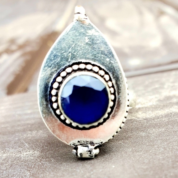 New Blue Sapphire 925 Silver Poison Ring. - Picture 2 of 15